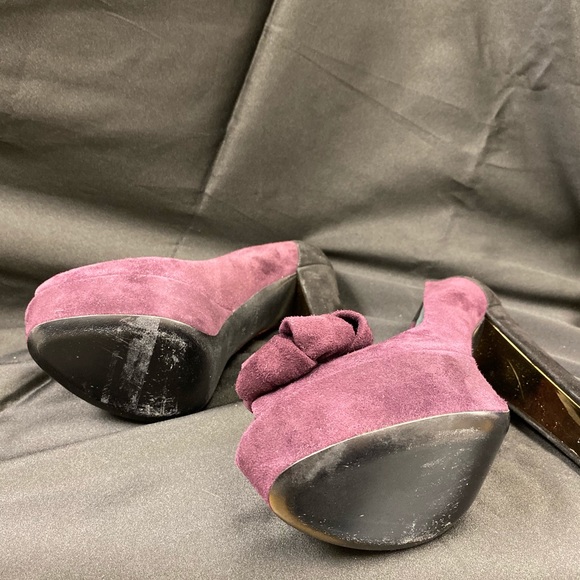 Louis Vuitton Heels - Picture 3 of 8